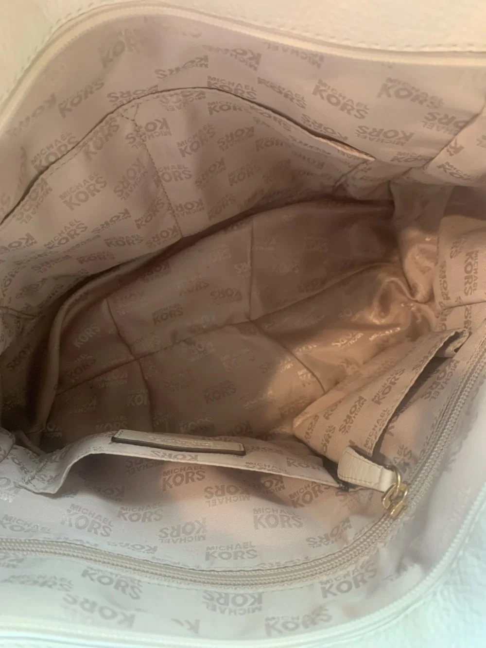 Michael Kors Cream Leather Shoulder Bag with Gold Hardware